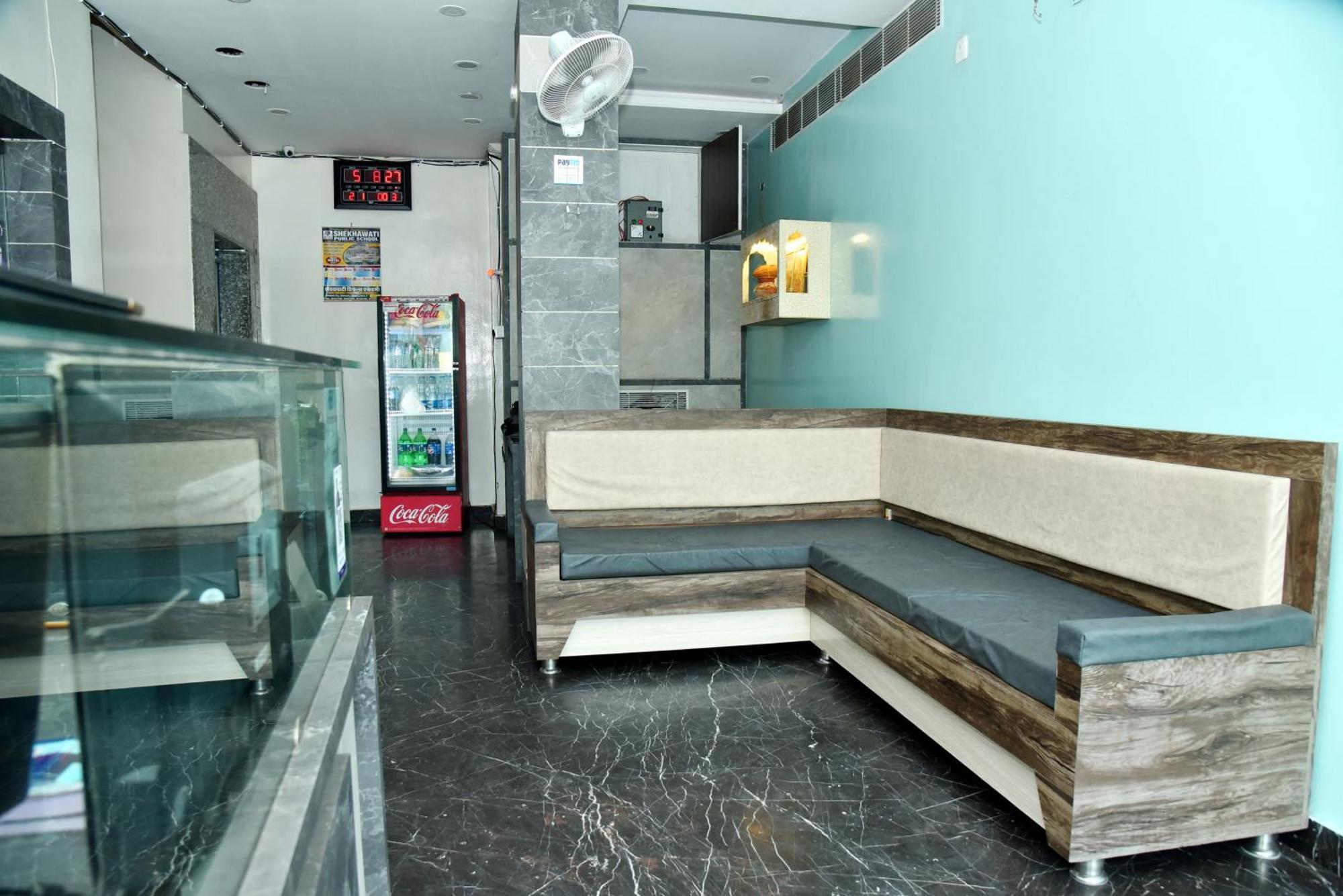 Hotel Midtown & Restaurant Jhunjhunu Exterior foto